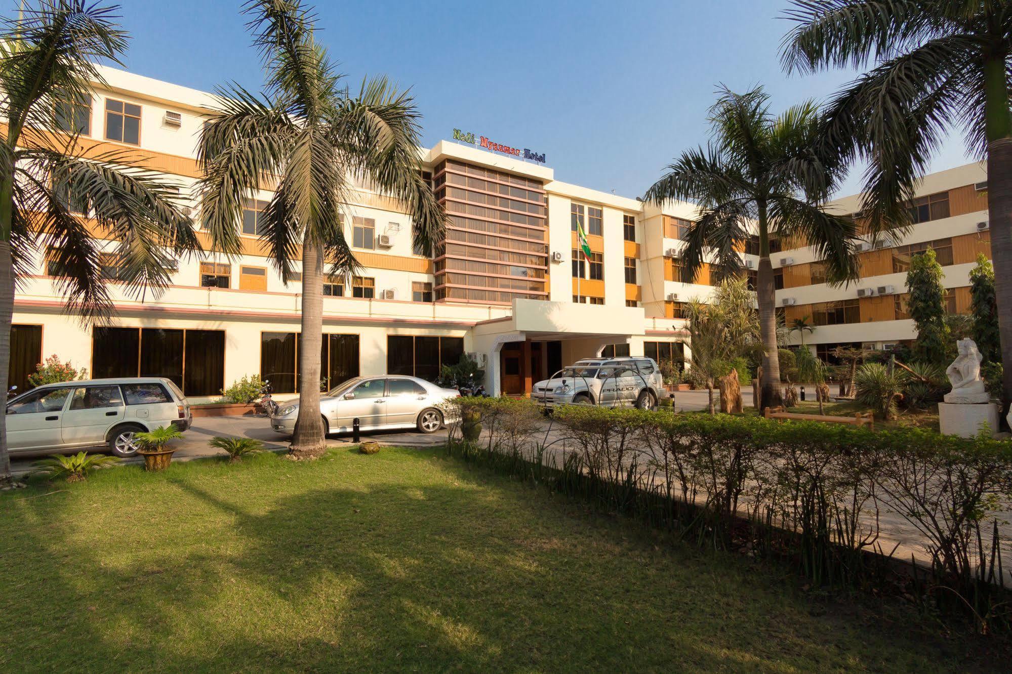 Nadi Myanmar Hotel Мандалай Екстер'єр фото