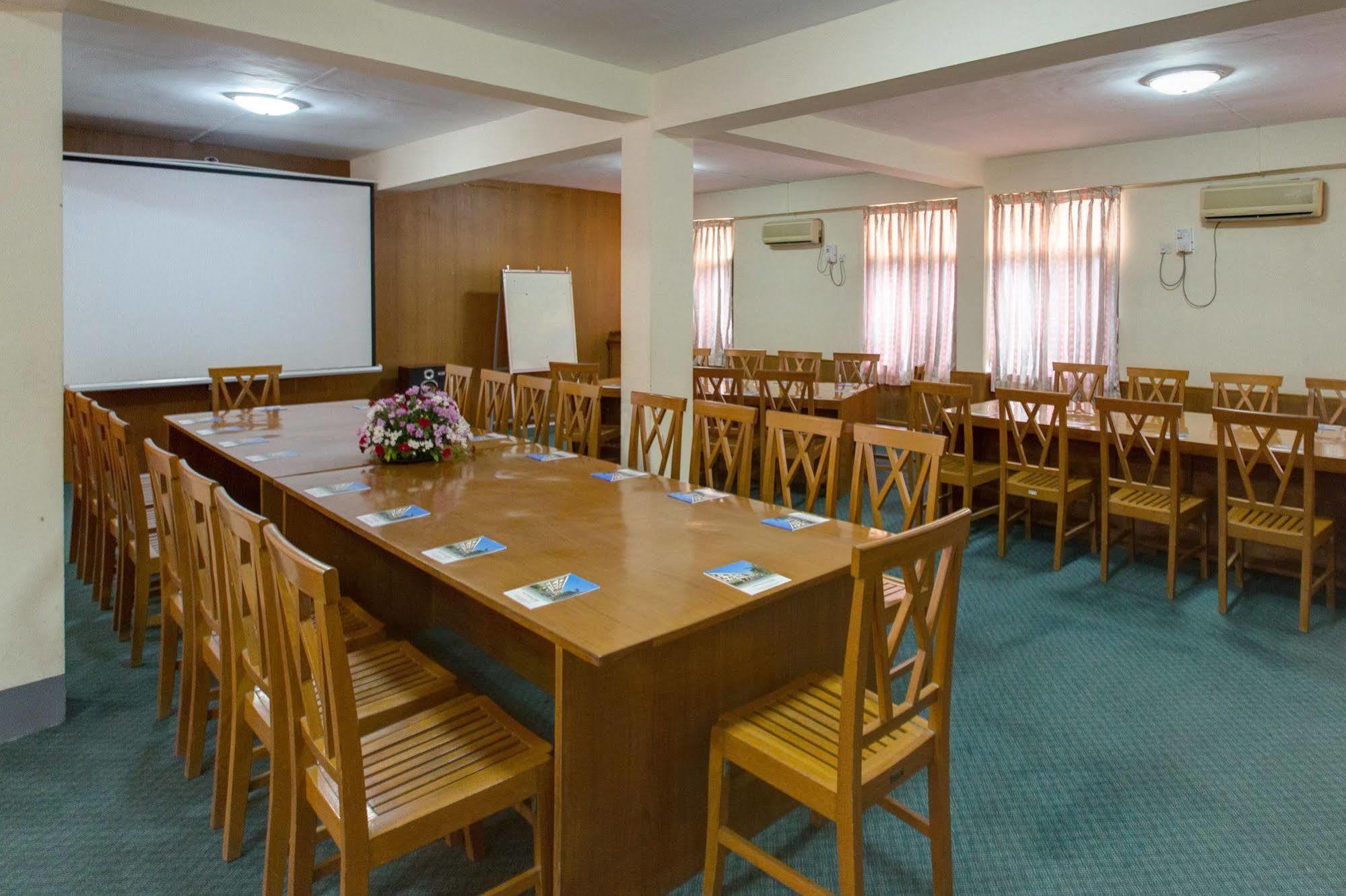 Nadi Myanmar Hotel Мандалай Екстер'єр фото