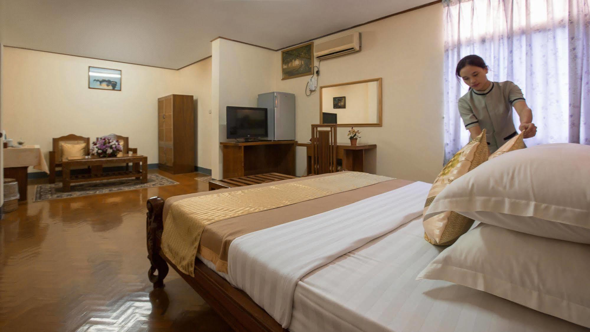 Nadi Myanmar Hotel Мандалай Екстер'єр фото