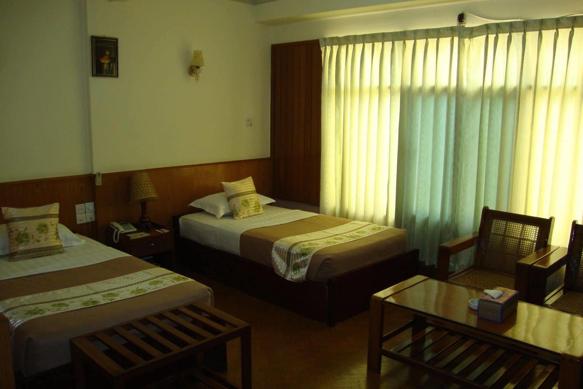 Nadi Myanmar Hotel Мандалай Екстер'єр фото
